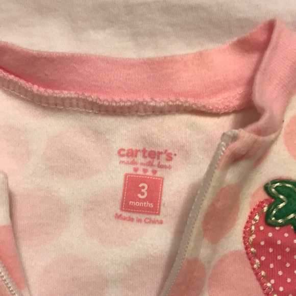 SOLD! 🍓 Carter’s Footed Pajamas 3 month 🍓 - Picture 4 of 5